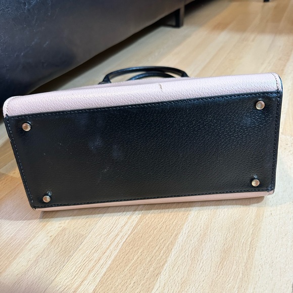 Kate Spade Handbag in great condition - Picture 4 of 10